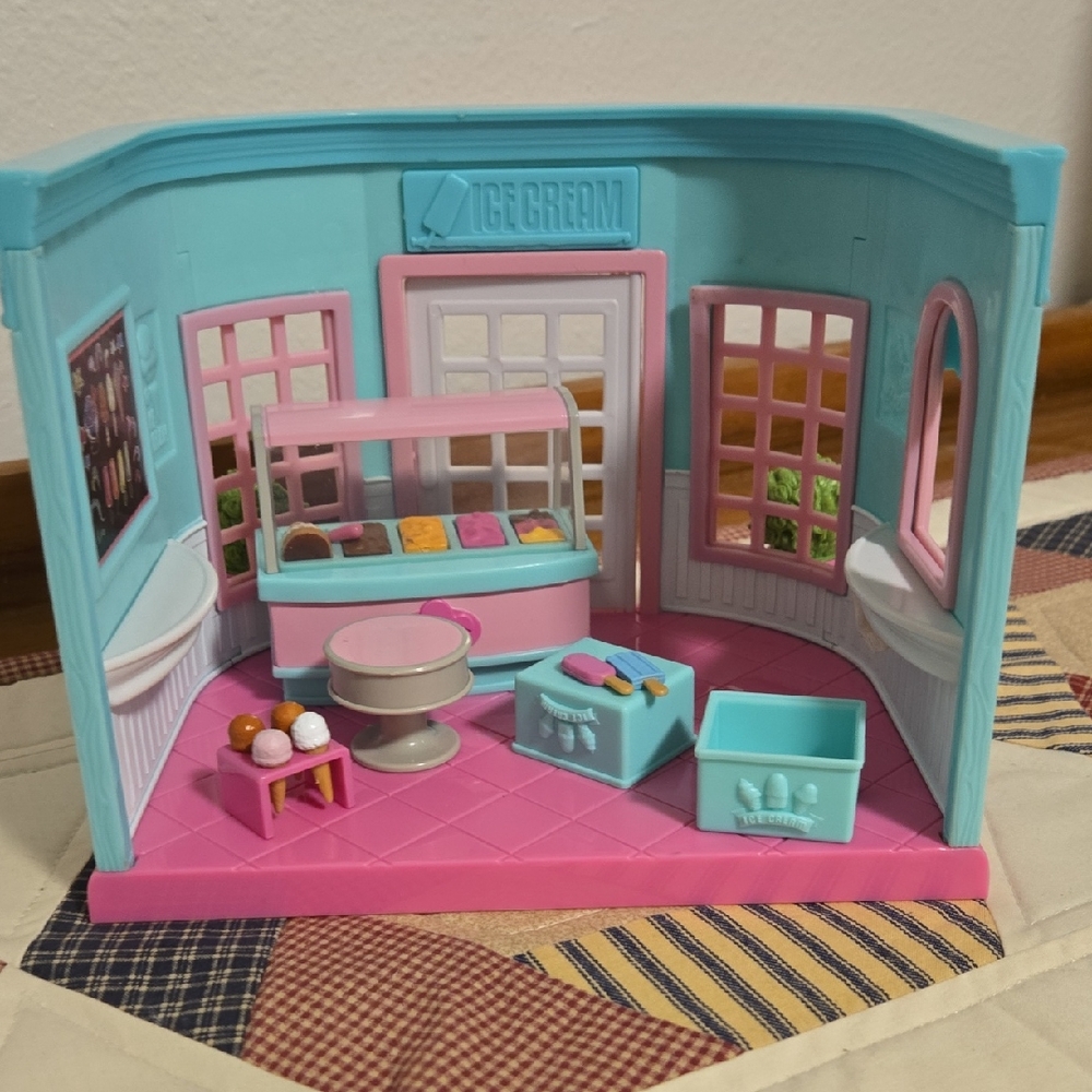 Ice Cream Shop Playset - Pink and Blue